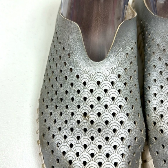 Ilse Jacobsen Tulip Perforated Slip-On
Sneaker Silver Size EU 39 - Picture 6 of 11